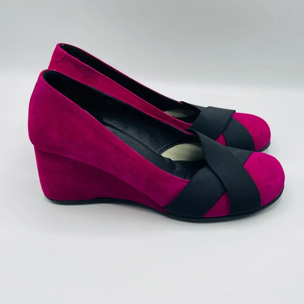 Gentle Souls Kenneth Cole Pink Suede Criss Cross Elastic Block Heel Pumps 38